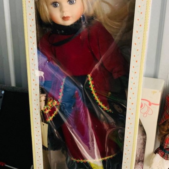 Collectibles Porcelain dolls - limited edition - Picture 8 of 8